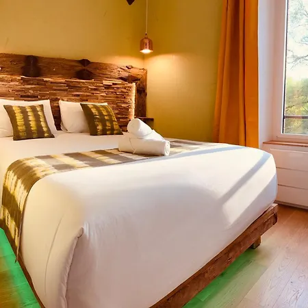 Le Moulin Du Guy, Proche Du Puy Dufou Bed & Breakfast Chanverrie