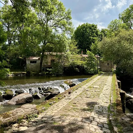 Le Moulin Du Guy, Proche Du Puy Dufou Alojamento de Acomodação e Pequeno-almoço 3*