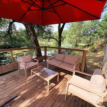 Le Moulin Du Guy, Proche Du Puy Dufou 住宿加早餐酒店 Chanverrie