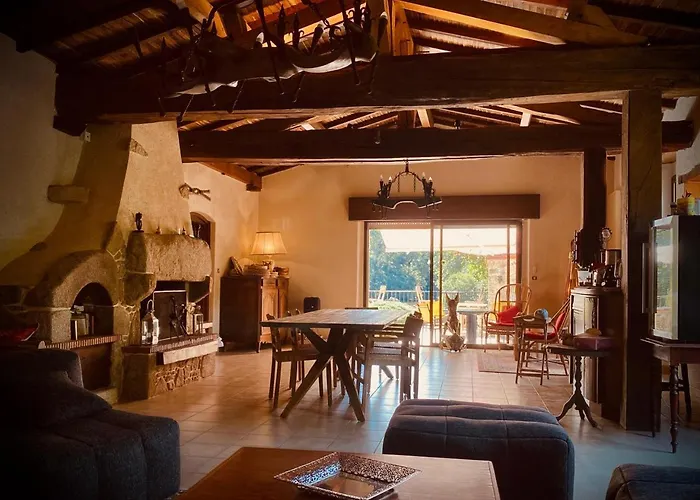 Le Moulin Du Guy, Proche Du Puy Dufou Couette-café