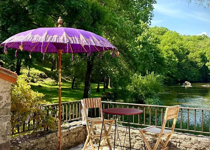 Couette-café Le Moulin Du Guy, Proche Du Puy Dufou 3*