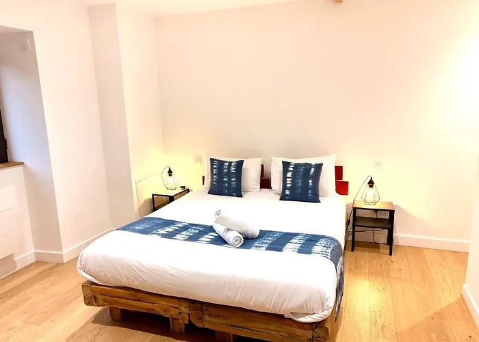 Couette-café Le Moulin Du Guy, Proche Du Puy Dufou